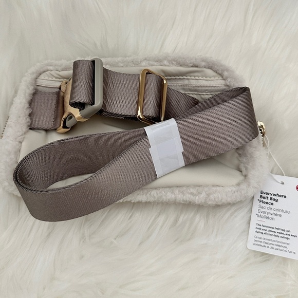 lululemon everywhere belt bag fleece - Picture 2 of 4